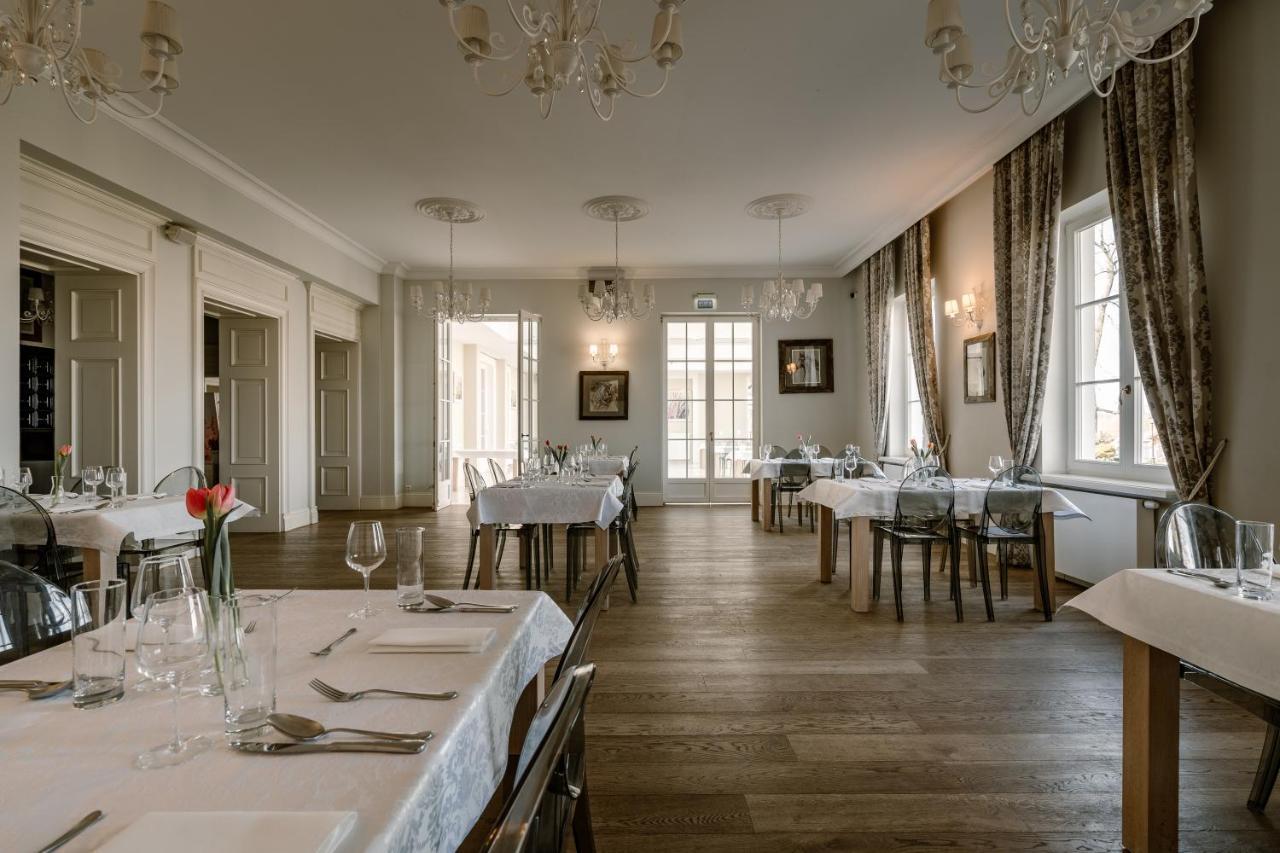 Hotel Przy Dworze Lesna Podlaska ภายนอก รูปภาพ