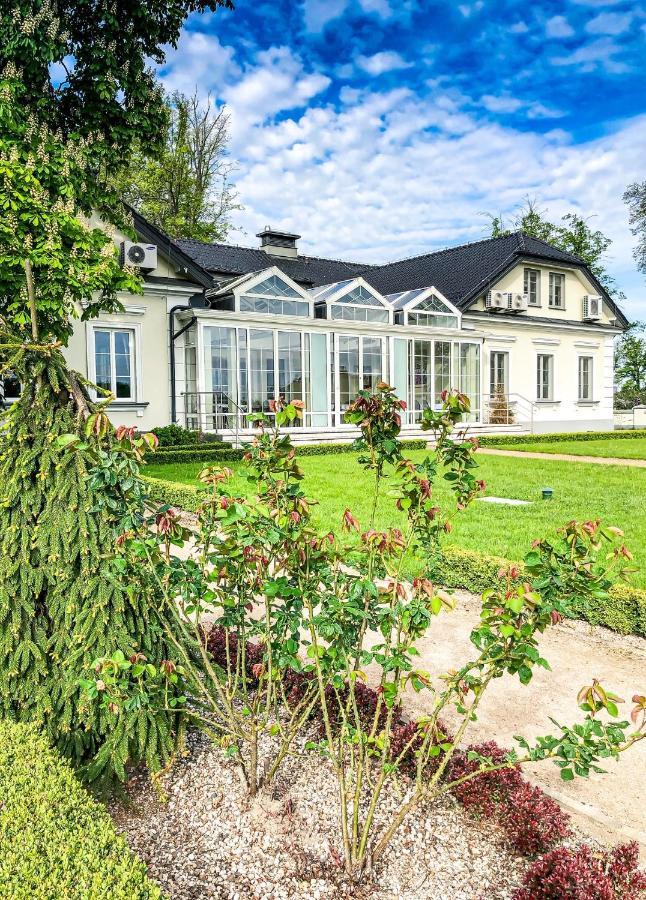 Hotel Przy Dworze Lesna Podlaska ภายนอก รูปภาพ