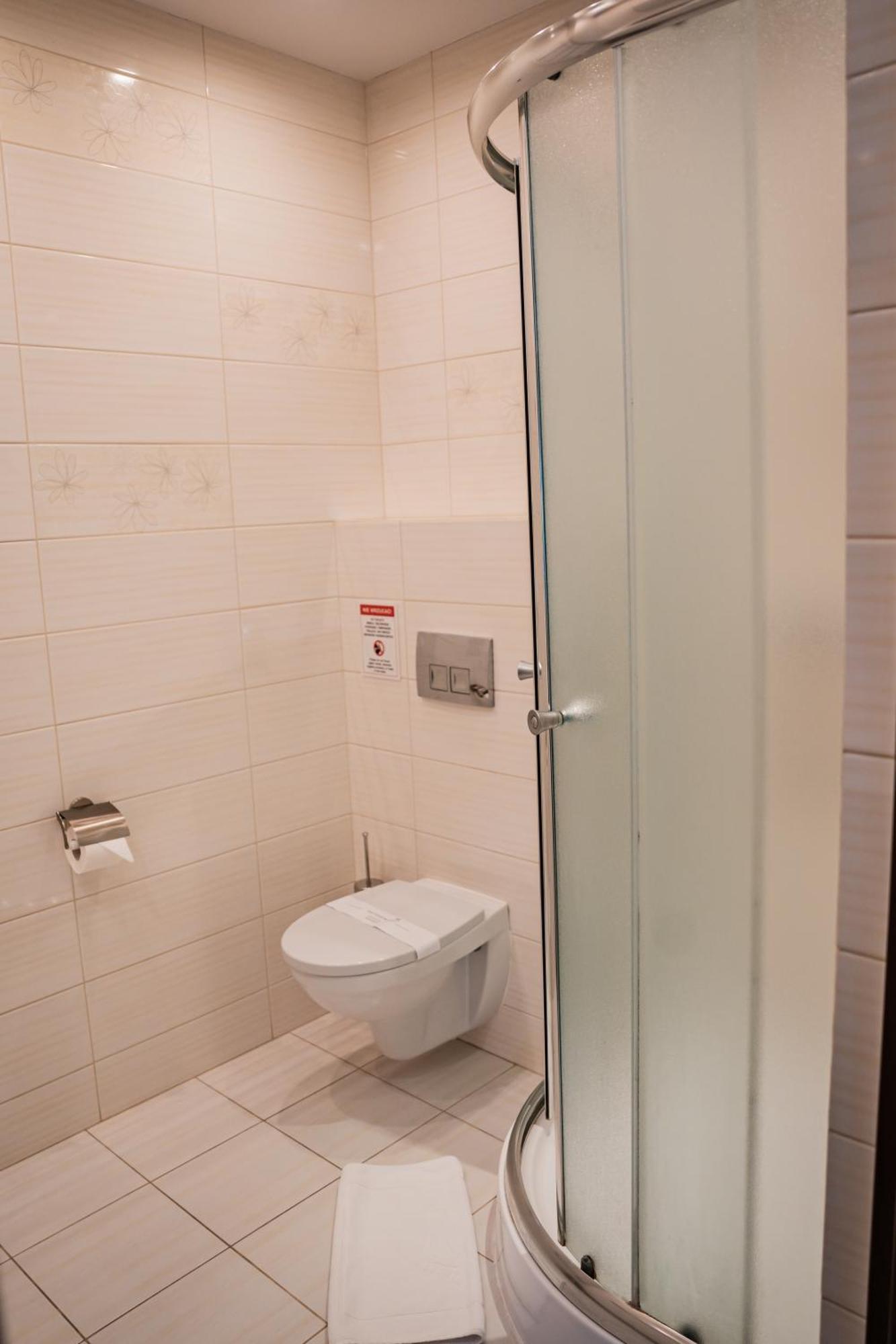 Hotel Przy Dworze Lesna Podlaska ภายนอก รูปภาพ