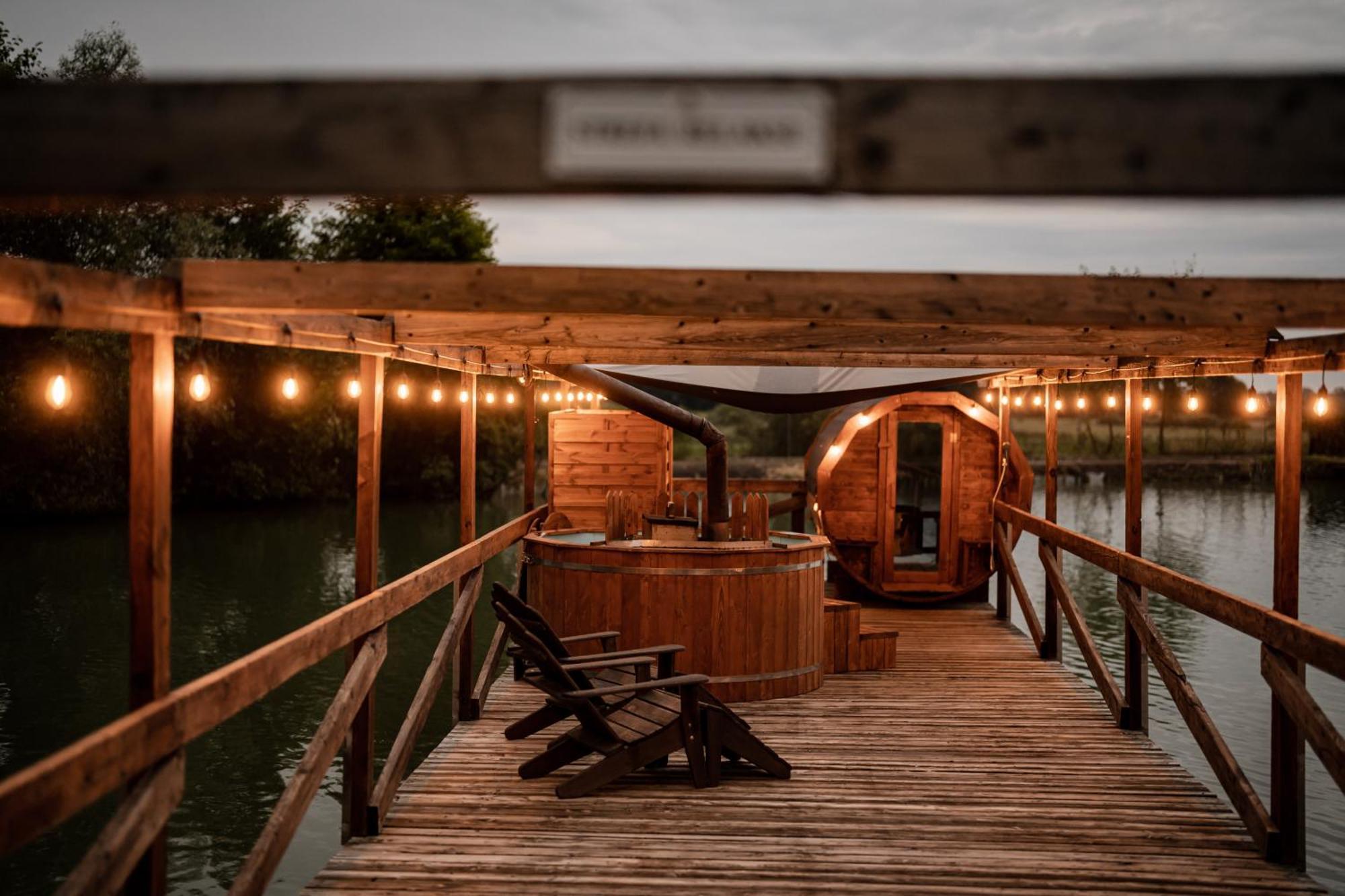 Hotel Przy Dworze Lesna Podlaska ภายนอก รูปภาพ