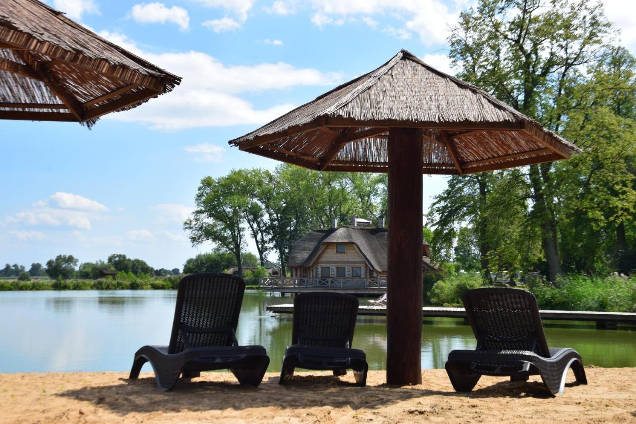 Hotel Przy Dworze Lesna Podlaska ภายนอก รูปภาพ